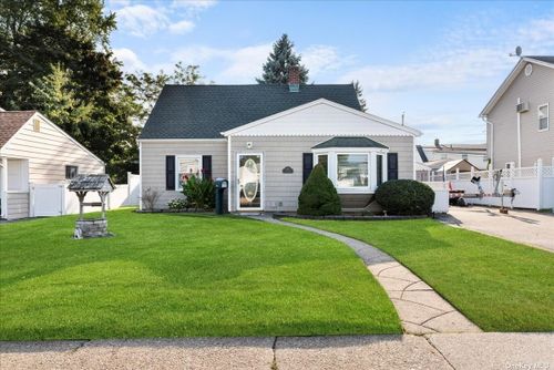 160 Saddle Lane, Levittown, NY, 11756 | Card Image