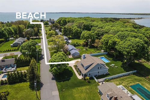 700 Gin Ln, Southold, NY, 11971-4228 | Card Image
