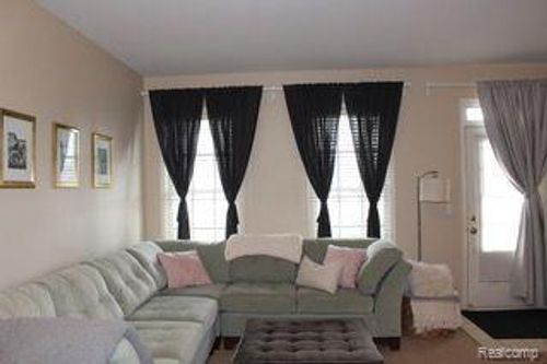 227 Jotham Ave, Auburn Hills, MI, 48326-3042 | Card Image