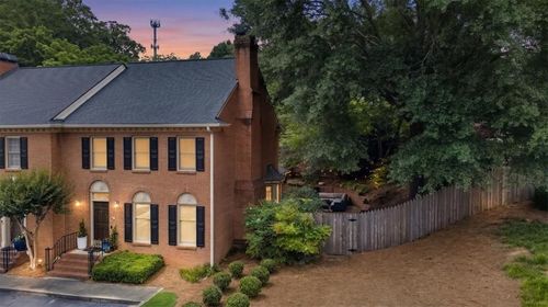 272 Windsor Pkwy, Sandy Springs, GA, 30342-2780 | Card Image