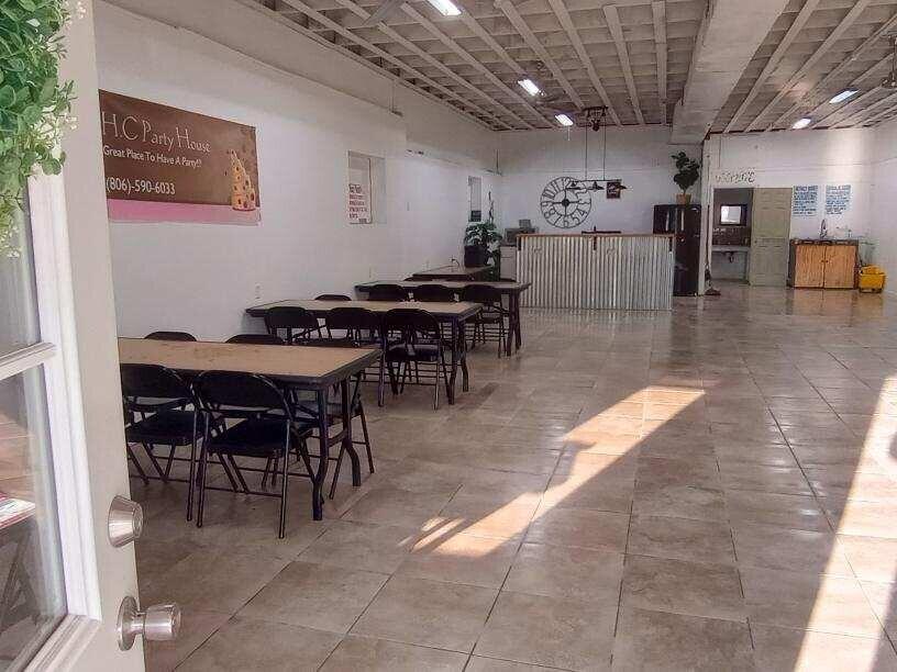 Commercial Sale in Hale Center 4