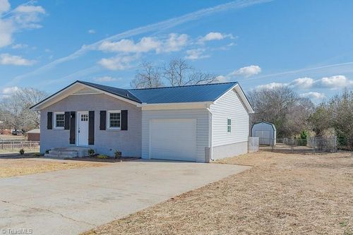 8915 Linwood Southmont Rd, Lexington, NC, 27292-9170 | Card Image