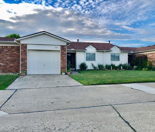8681 Tucson Ct, Warren, MI, 48093-2334 | Card Image