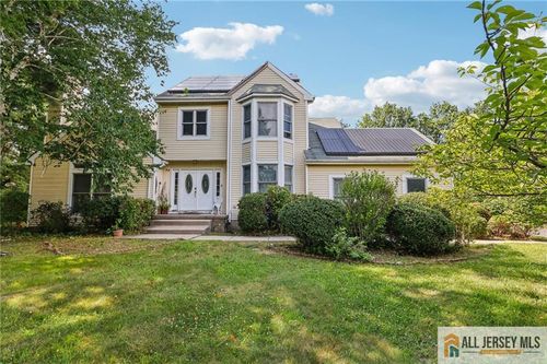 24 Lonczak Ln, East Brunswick, NJ, 08816-5694 | Card Image