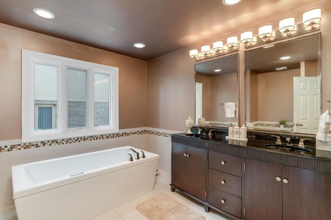 Primary bath | Image 19