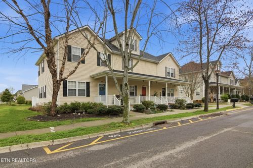 403 Ashbury Cir, Sweetwater, TN, 37874-2340 | Card Image