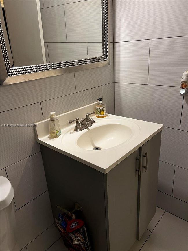 14035 Sw 103 Rd Ter, House other with 4 bedrooms, 2 bathrooms and null parking in Miami FL | Image 7