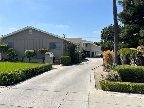 9601 San Juan Ave, South Gate, CA, 90280-4737 | Card Image