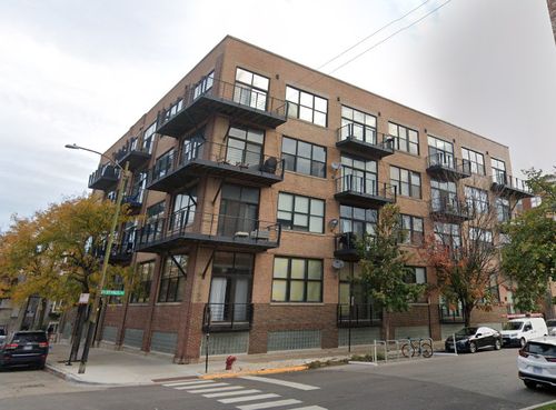 p1-1751 N Western Ave, CHICAGO, IL, 60647-5349 | Card Image