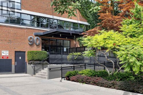 313-90 Sumach Street, Toronto (Moss Park), ON, M5A4R4 | Card Image