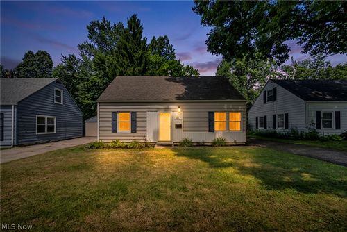377 Morrison Ave, Cuyahoga Falls, OH, 44221-2130 | Card Image