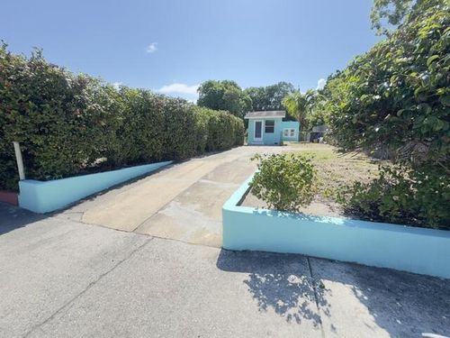 511 N D St, Lake Worth Beach, FL, 33460-2833 | Card Image
