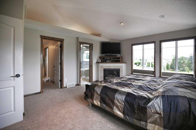 101 Grizzly Terrace N, Home with 5 bedrooms, 3 bathrooms and 4 parking in Lethbridge AB | Image 22