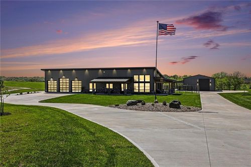 14650 Mount Olivet Rd, Smithville, MO, 64089-8929 | Card Image