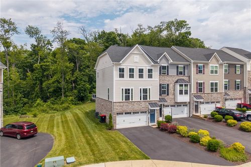 160 Cole Dr, Mc Kees Rocks, PA, 15136-4103 | Card Image
