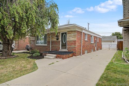 4205 Katherine St, Dearborn Heights, MI, 48125-2615 | Card Image