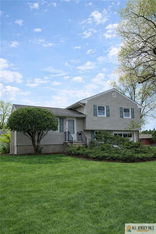 99 Vera St, Piscataway, NJ, 08854-2578 | Card Image