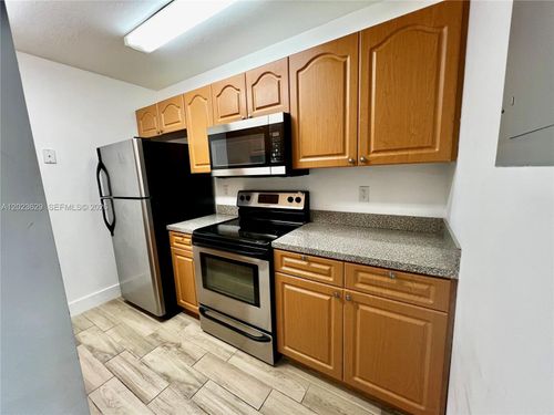 2c-2982 55th Ave, Lauderhill, FL, 33313-1450 | Card Image