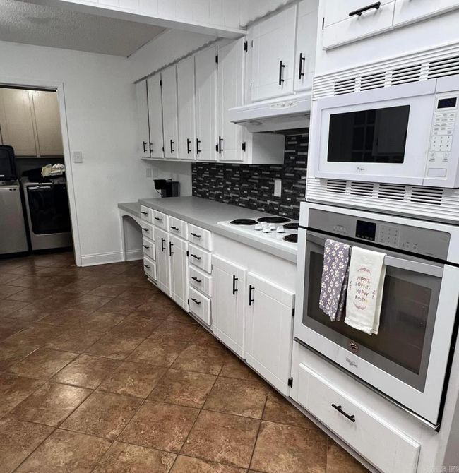 2020 Walnut St, House other with 3 bedrooms, 2 bathrooms and null parking in Ashdown AR | Image 9