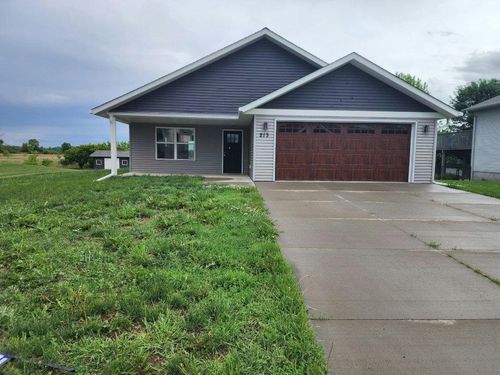 213 Century Ln, Silver Lake, MN, 55381-6175 | Card Image