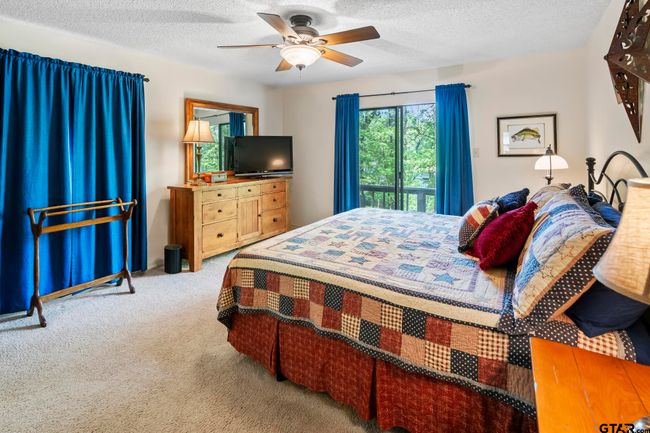 944 Clear Water Trl, House other with 3 bedrooms, 2 bathrooms and null parking in Holly Lake Ranch TX | Image 16