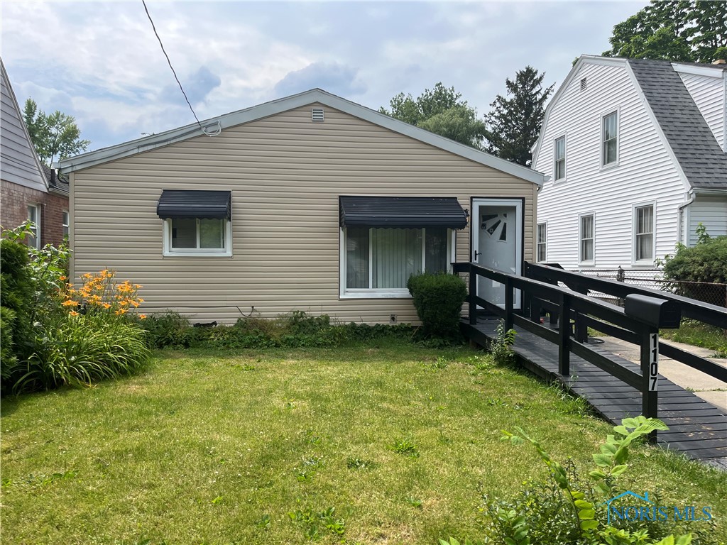Mackow Dr, Toledo, OH 43607