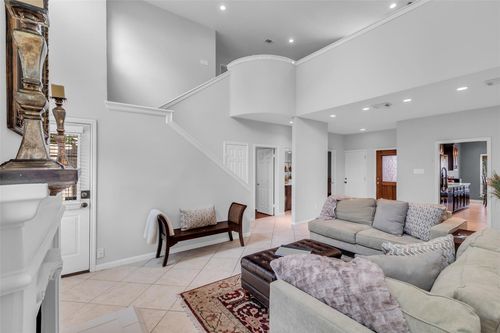 apt-15-2555 Bering Dr, Houston, TX, 77057-4912 | Card Image