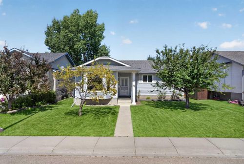 42 W Boothby Cres, Cochrane, AB, T4C1L9 | Card Image