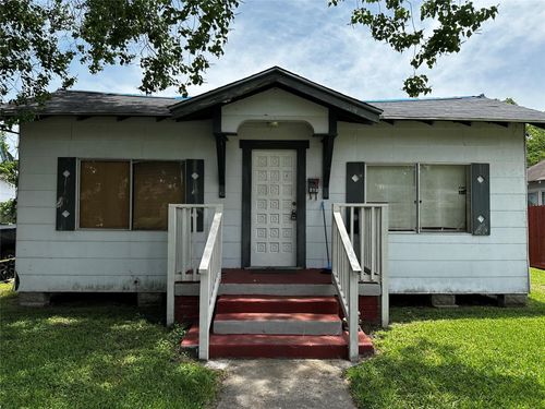 213 W Lobit St, Baytown, TX, 77520-4628 | Card Image