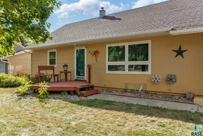 205 Vandemark Ave, House other with 4 bedrooms, 1 bathrooms and null parking in Hartford SD | Image 2