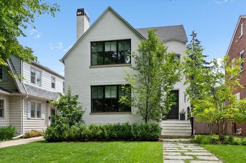 2201 Lincolnwood Dr, Evanston, IL, 60201-2019 | Card Image