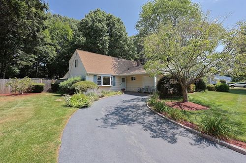 175 Westfield Dr, Holliston, MA, 01746-1274 | Card Image