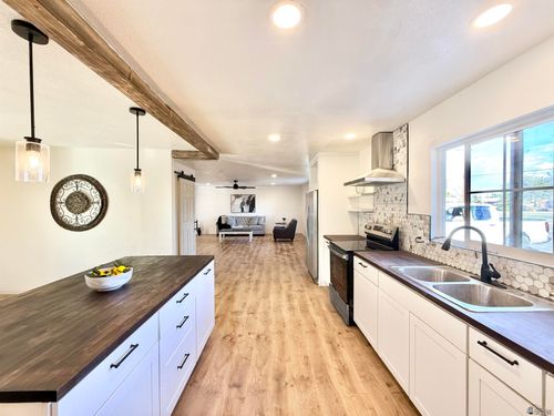 1714 S Dora Ave, Yuma, AZ, 85364-5220 | Card Image