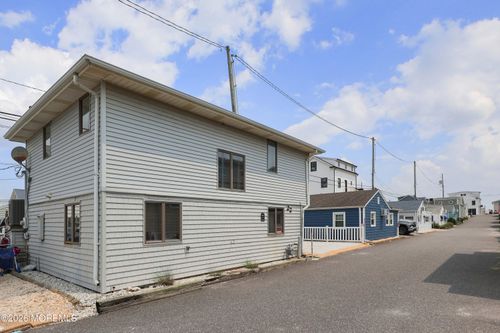 22 E Sea Way, Lavallette, NJ, 08735-1827 | Card Image