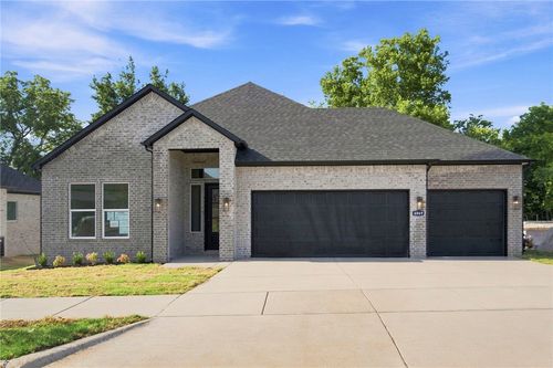 2497 N Glenmoor Dr, Fayetteville, AR, 72704-3412 | Card Image