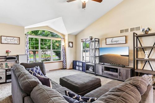 808 Hanksfield Pl, Prairie Du Sac, WI, 53578-1162 | Card Image