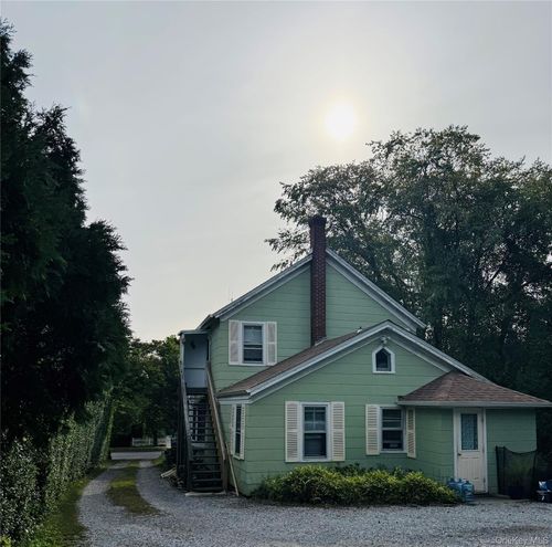 251 N Main St, Southampton, NY, 11968-3313 | Card Image