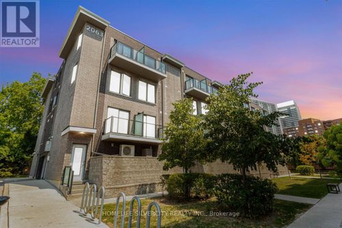 15-2063 Weston Rd, Toronto, ON, M9N1X7 | Card Image