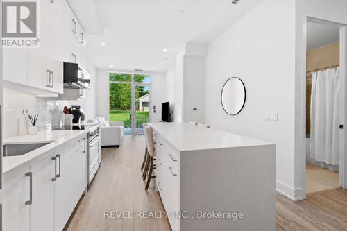 123-2075 King Rd, King City, ON, L7B0R6 | Card Image