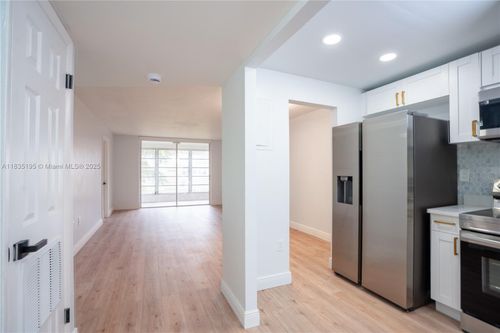 apt-211-2780 N Pine Island Rd, Sunrise, FL, 33322-2293 | Card Image