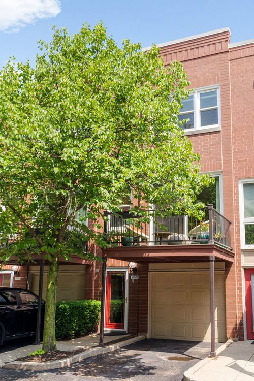 d-1781 W Altgeld St, CHICAGO, IL, 60614-1956 | Card Image
