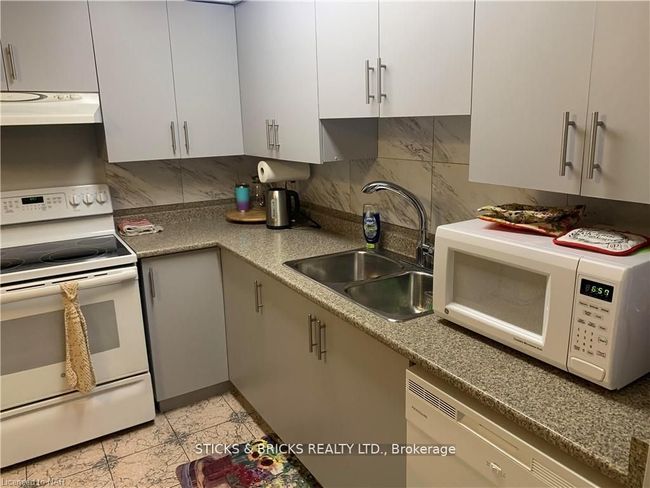 202 - 5222 Portage Rd, Condo with 2 bedrooms, 1 bathrooms and 1 parking in Niagara Falls ON | Image 9