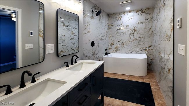 Master bath | Image 10