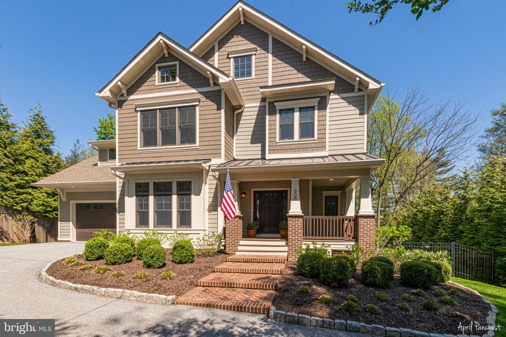 Elizabeth St, West Chester, PA 19380