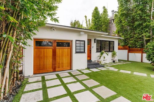 2433 Wilson Ave, Venice, CA, 90291-4738 | Card Image