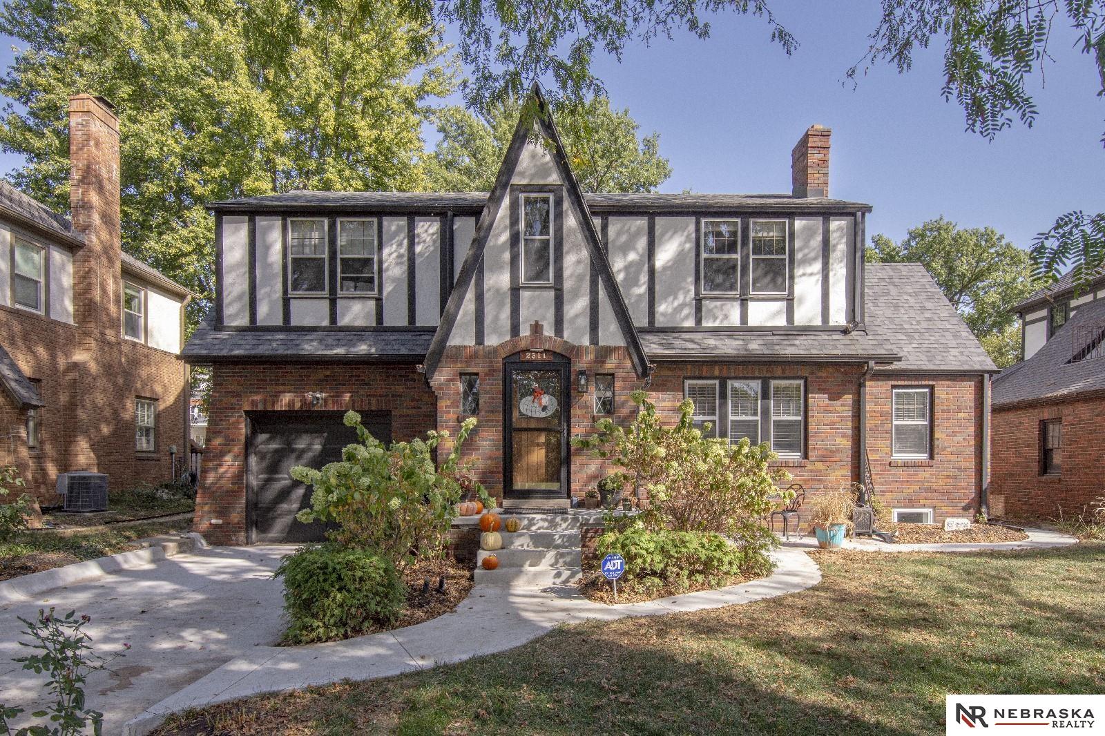 56th St, Omaha, NE 68104