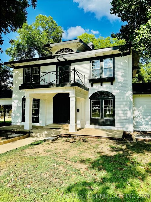 214 E St Sw, Ardmore, OK, 73401-4945 | Card Image