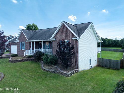 933 Mossy Grove Ln, Maryville, TN, 37801-4102 | Card Image