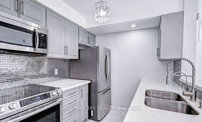 4D - 45 Cedarhill Cres, Condo with 3 bedrooms, 2 bathrooms and 1 parking in Kitchener ON | Image 6