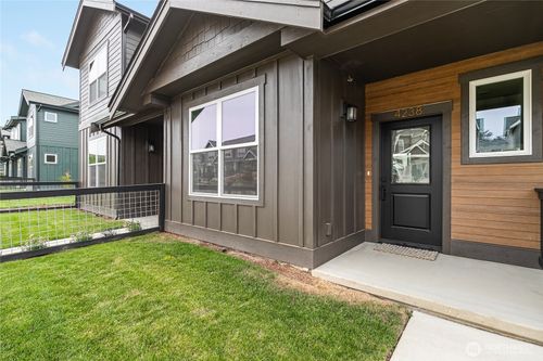 4238 Melrose Ln, Bellingham, WA, 98226-8417 | Card Image